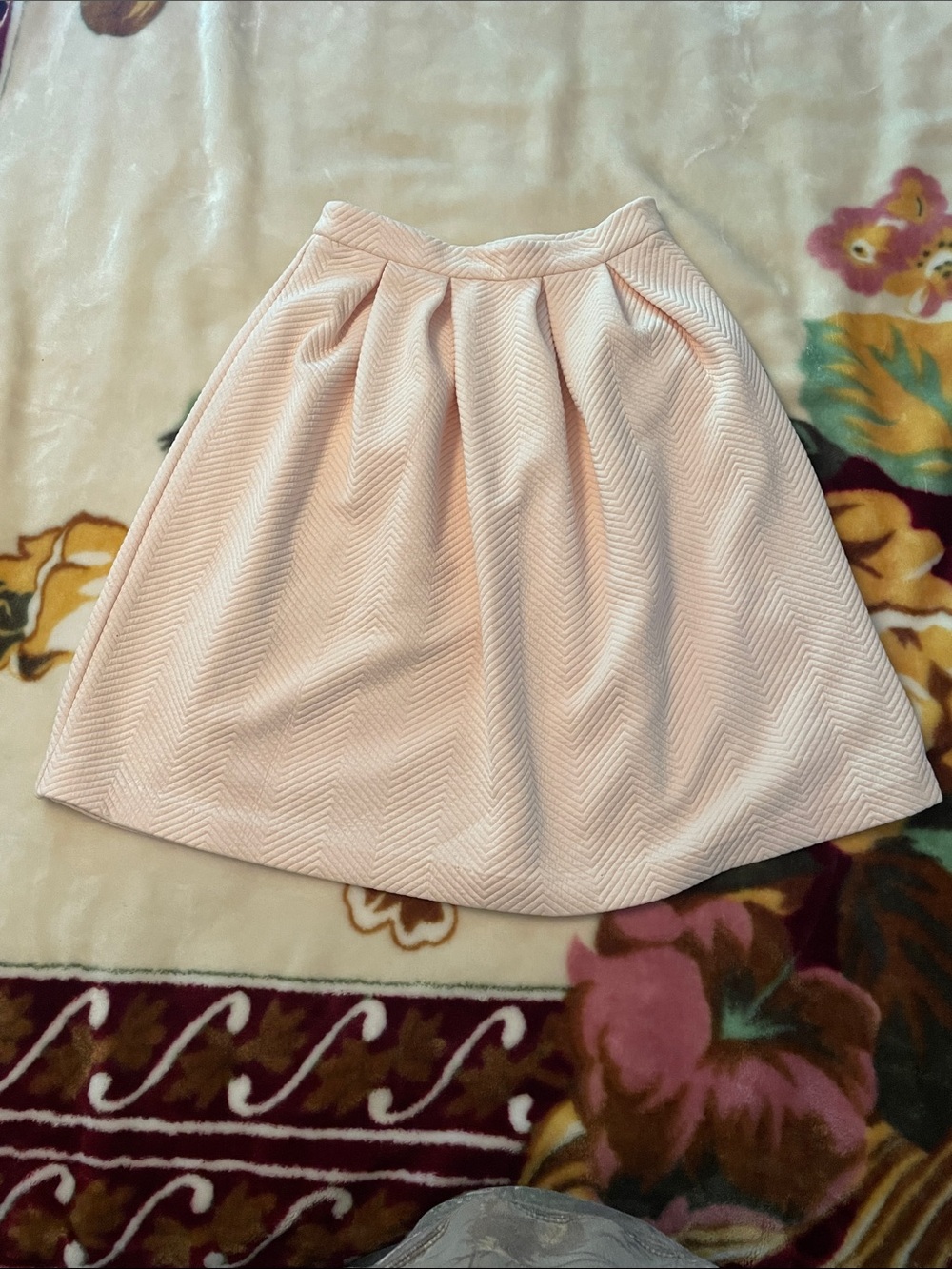 Forever 21 Women Thick Pleated Textured Light Pink Skirt Size M